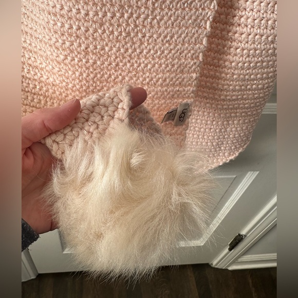 NWT Ugg Blush Knit Scarf with Pom Poms - Picture 3 of 7